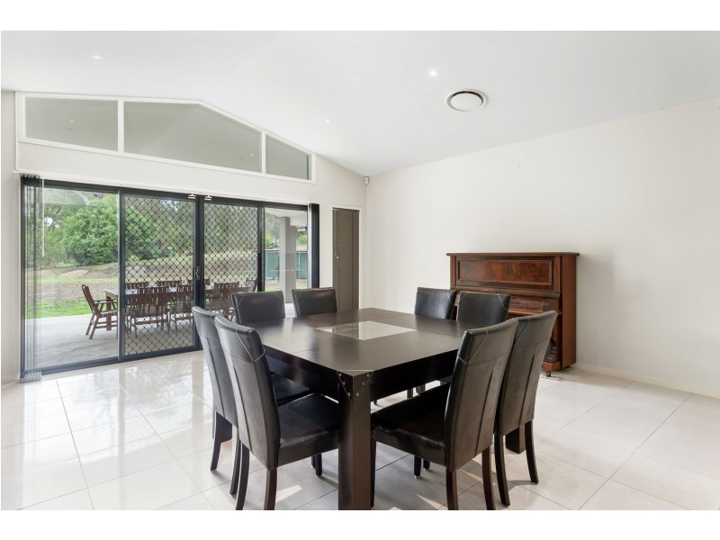 10 Karingal Court, Glenvale QLD 4350