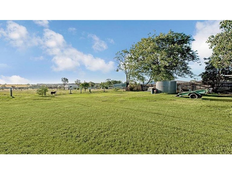 26 Cooke Street, Goombungee QLD 4354