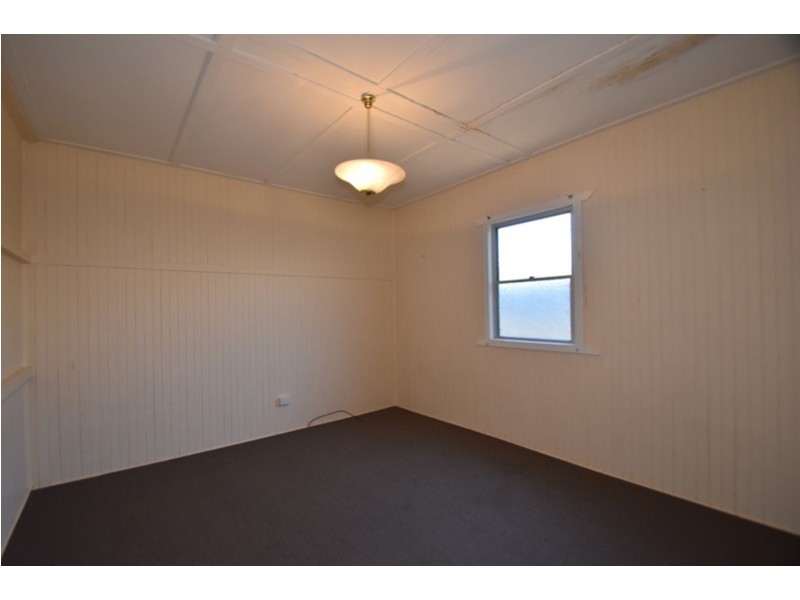 82 Long Street, Rangeville QLD 4350