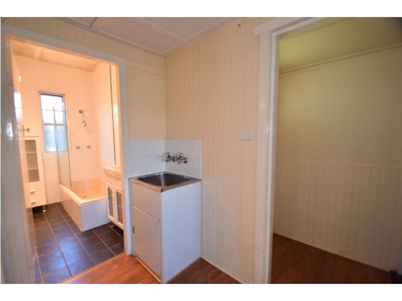 82 Long Street, Rangeville QLD 4350