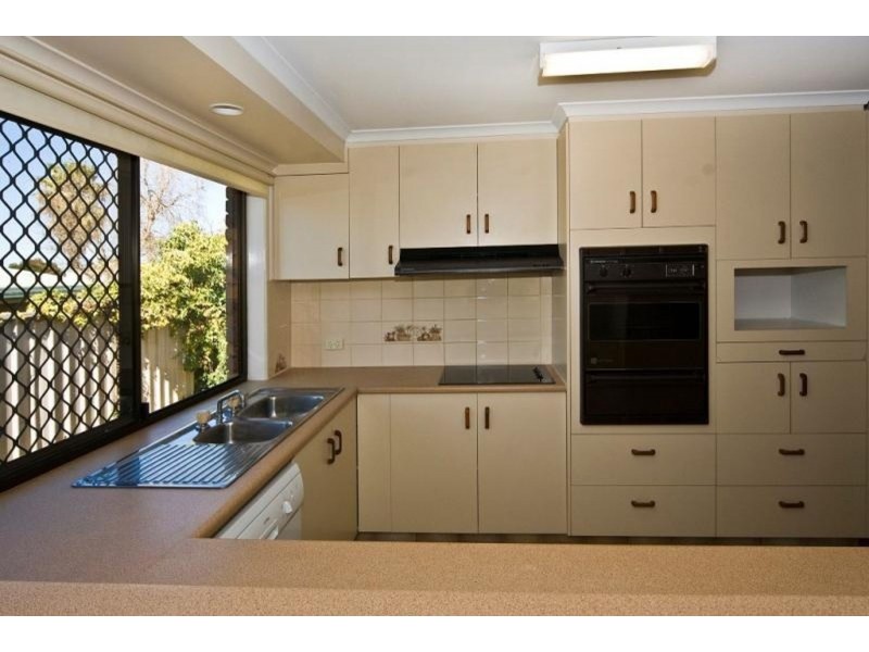 12 Heather Street, Kearneys Spring QLD 4350