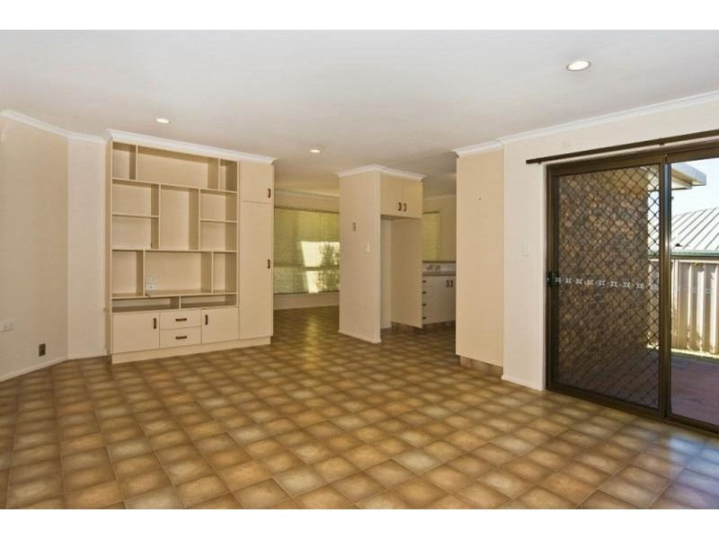 12 Heather Street, Kearneys Spring QLD 4350