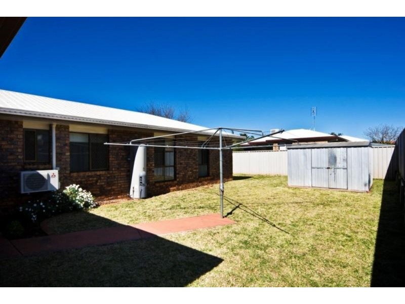 12 Heather Street, Kearneys Spring QLD 4350