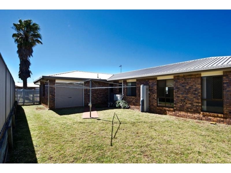 12 Heather Street, Kearneys Spring QLD 4350