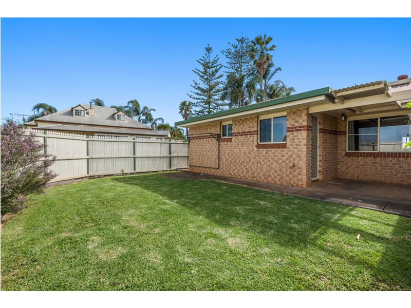 1/416 West Street, Kearneys Spring QLD 4350