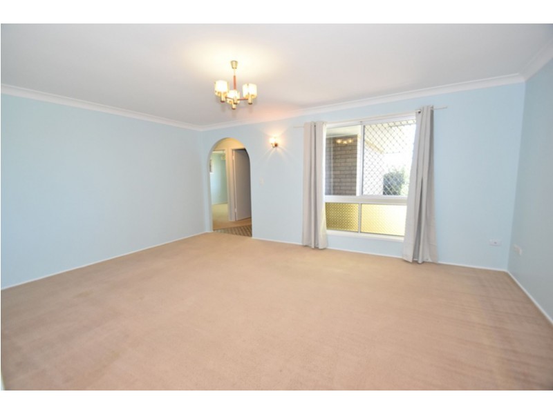 16 Arabian Street, Harristown QLD 4350