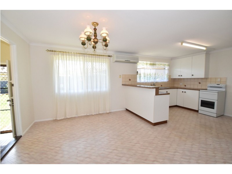 16 Arabian Street, Harristown QLD 4350