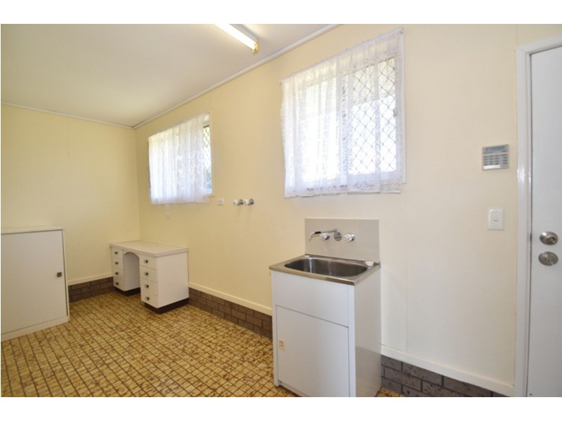 16 Arabian Street, Harristown QLD 4350