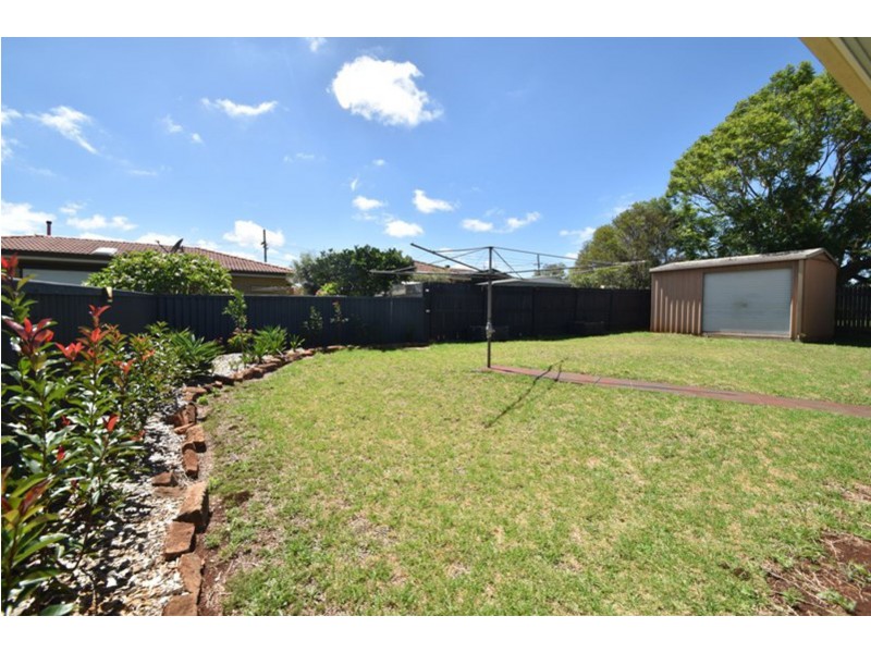 16 Arabian Street, Harristown QLD 4350