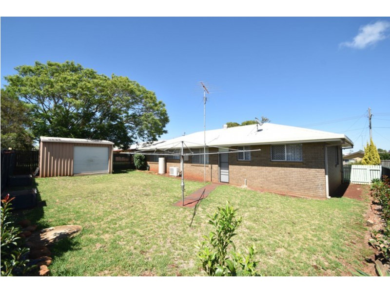16 Arabian Street, Harristown QLD 4350