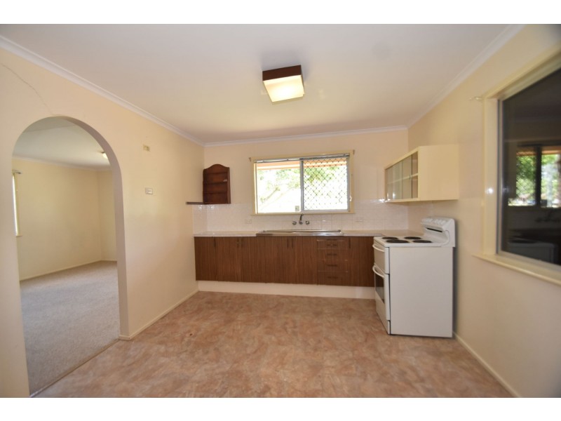 2/18a Ladner Street, Drayton QLD 4350