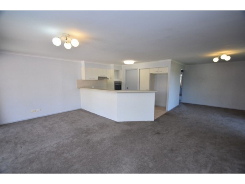 24/367 Margaret  Street, Newtown QLD 4350