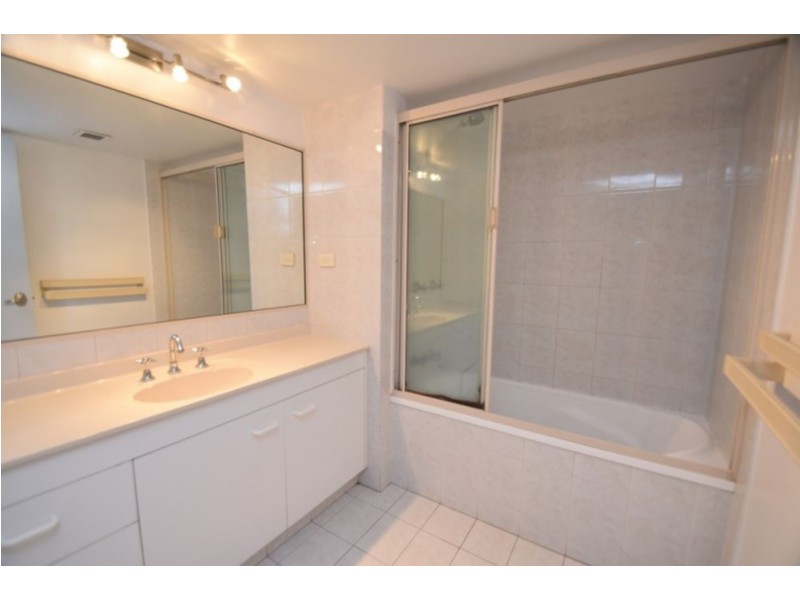 24/367 Margaret  Street, Newtown QLD 4350