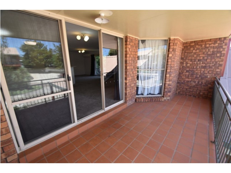 24/367 Margaret  Street, Newtown QLD 4350