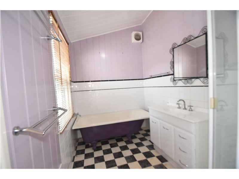 128 Hume Street, East Toowoomba QLD 4350