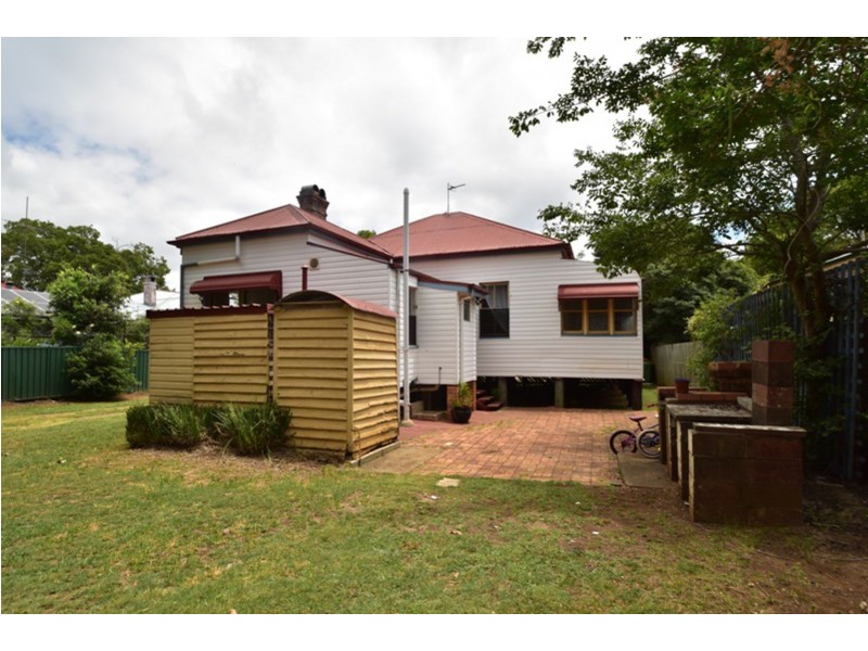 128 Hume Street, East Toowoomba QLD 4350