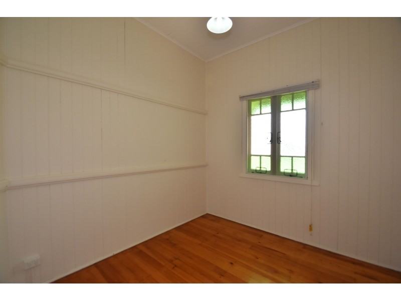 85 West Street, Newtown QLD 4350