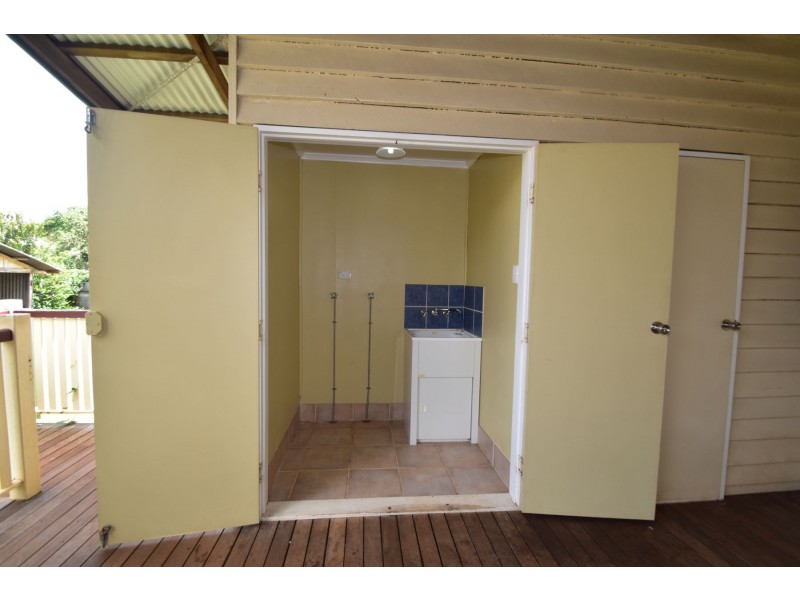 85 West Street, Newtown QLD 4350