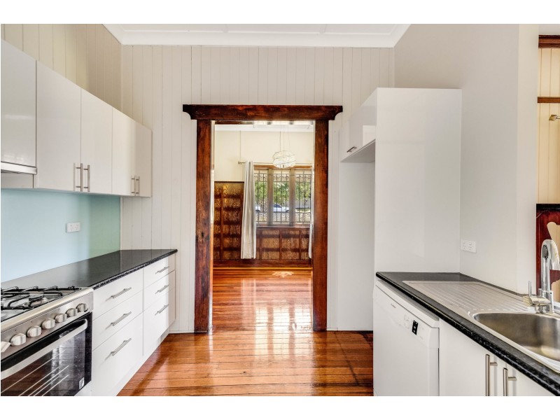 51 Mary Street, Mount Lofty QLD 4350