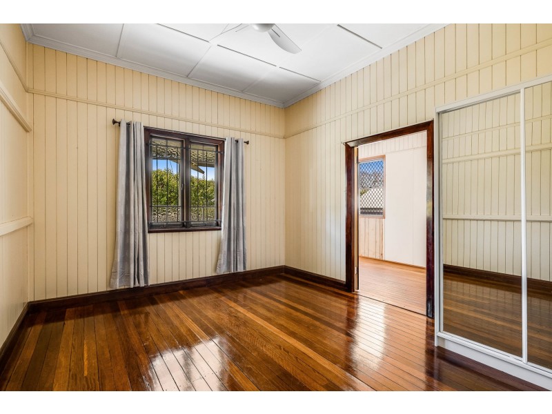 51 Mary Street, Mount Lofty QLD 4350