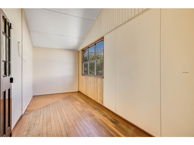 51 Mary Street, Mount Lofty QLD 4350