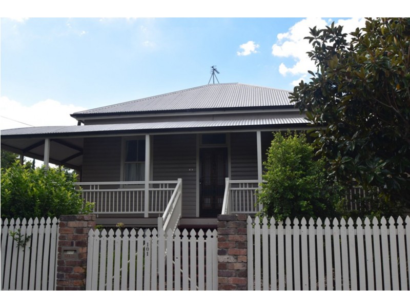 101 Bridge Street, Mount Lofty QLD 4350