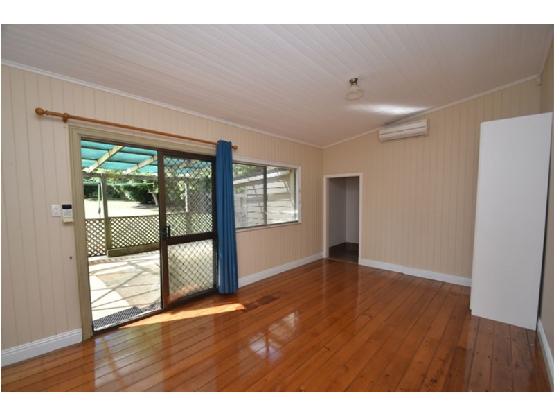 101 Bridge Street, Mount Lofty QLD 4350