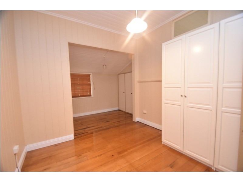 101 Bridge Street, Mount Lofty QLD 4350