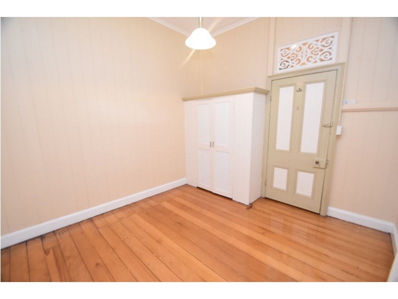 101 Bridge Street, Mount Lofty QLD 4350