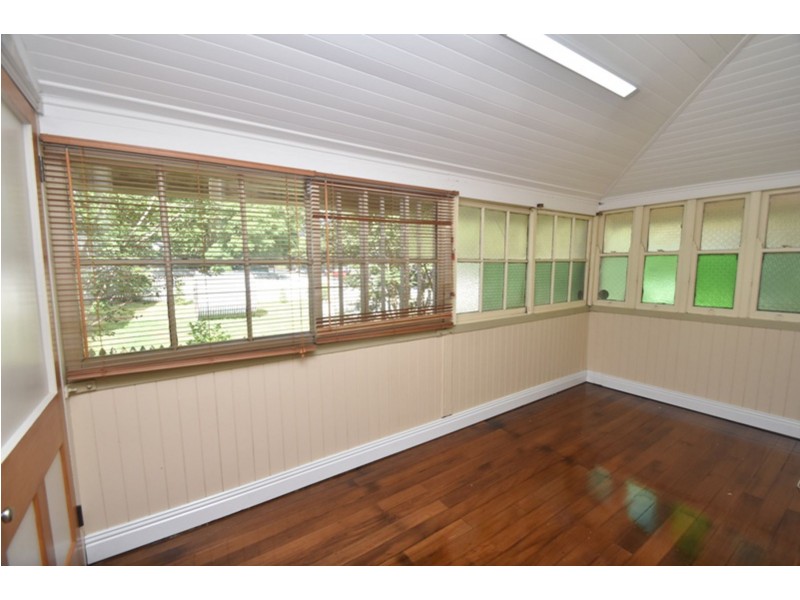 101 Bridge Street, Mount Lofty QLD 4350