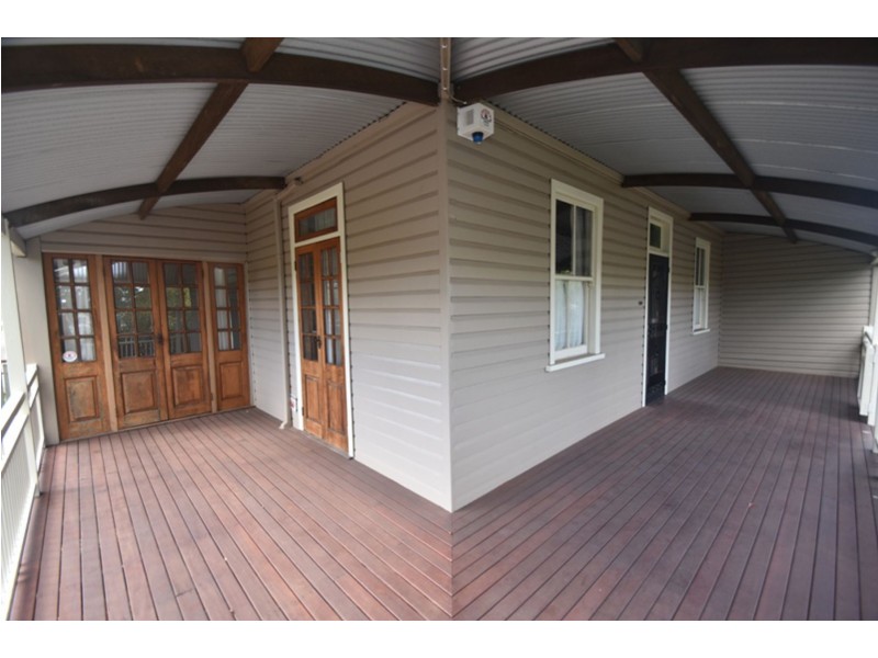 101 Bridge Street, Mount Lofty QLD 4350