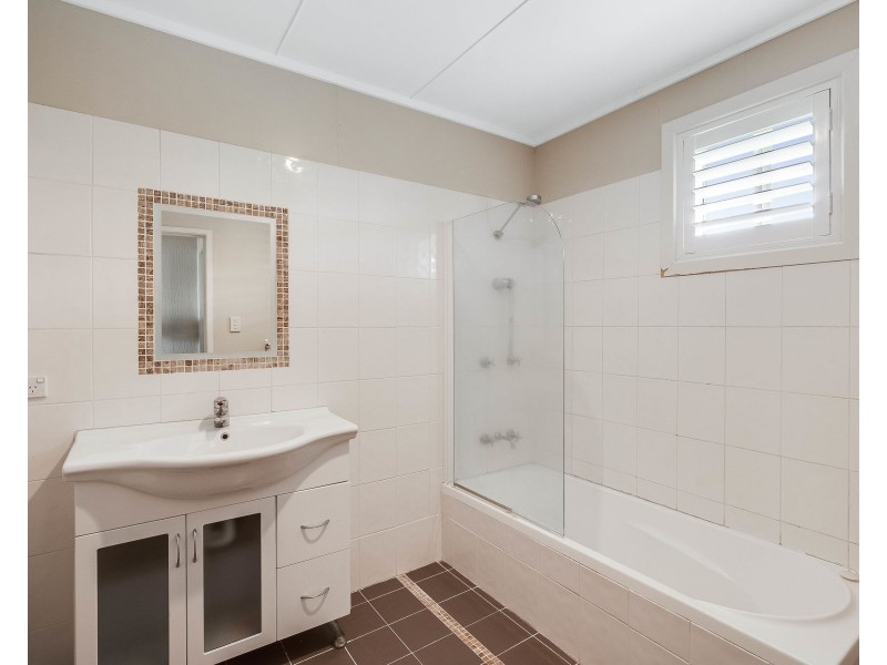 55 Sardon Street, Centenary Heights QLD 4350