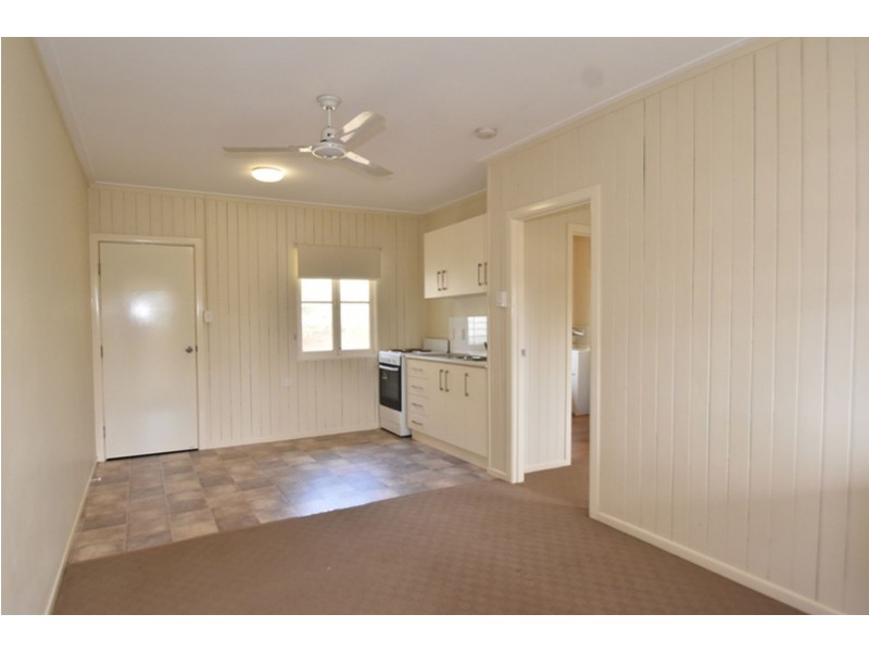6/21 West Street, Newtown QLD 4350