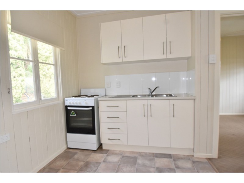 6/21 West Street, Newtown QLD 4350