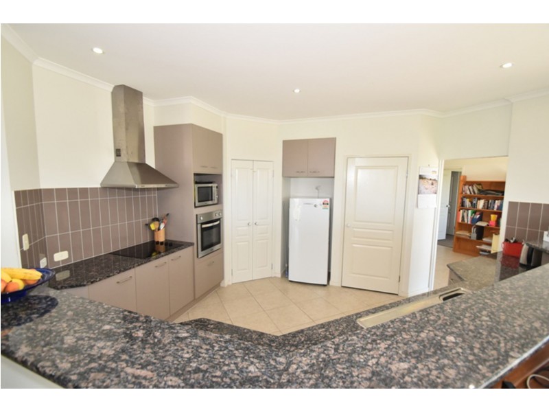 42 Panoramic Drive, Preston QLD 4352