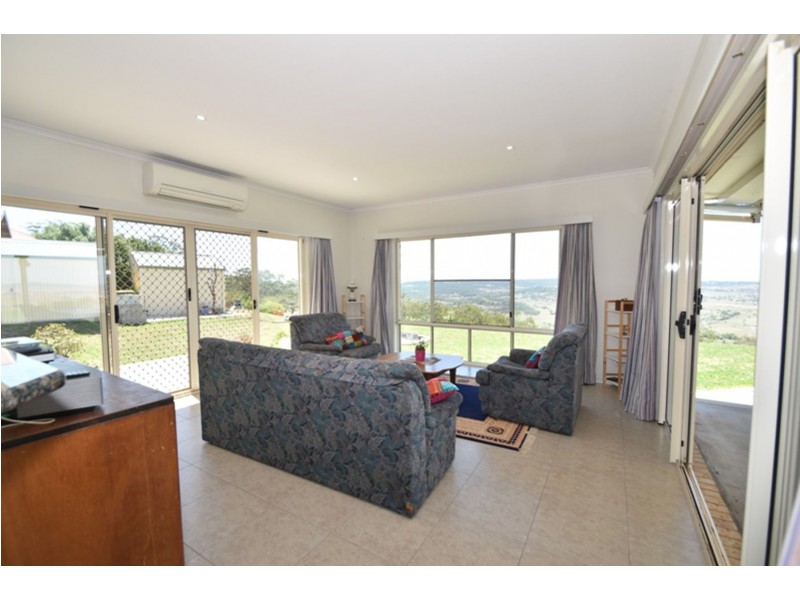 42 Panoramic Drive, Preston QLD 4352