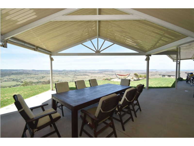 42 Panoramic Drive, Preston QLD 4352