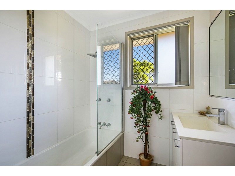 6 Miranda Drive, Wilsonton Heights QLD 4350