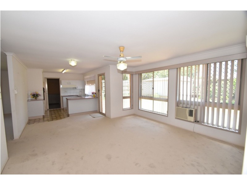 31 Riethmuller Street, Kearneys Spring QLD 4350