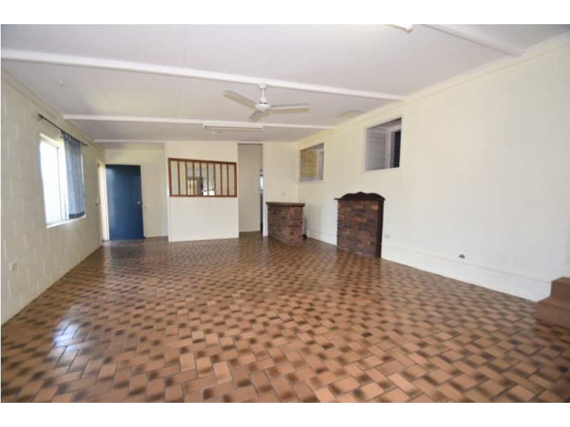 12 Butt Street, Harristown QLD 4350