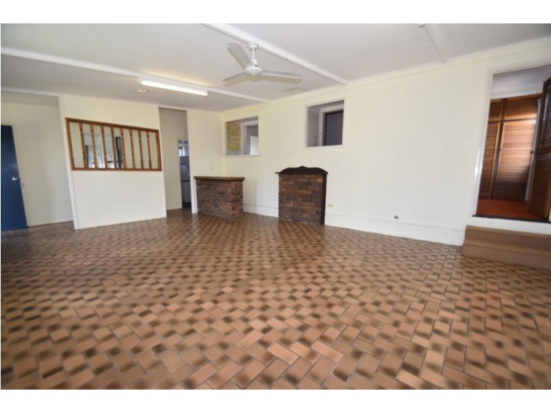 12 Butt Street, Harristown QLD 4350