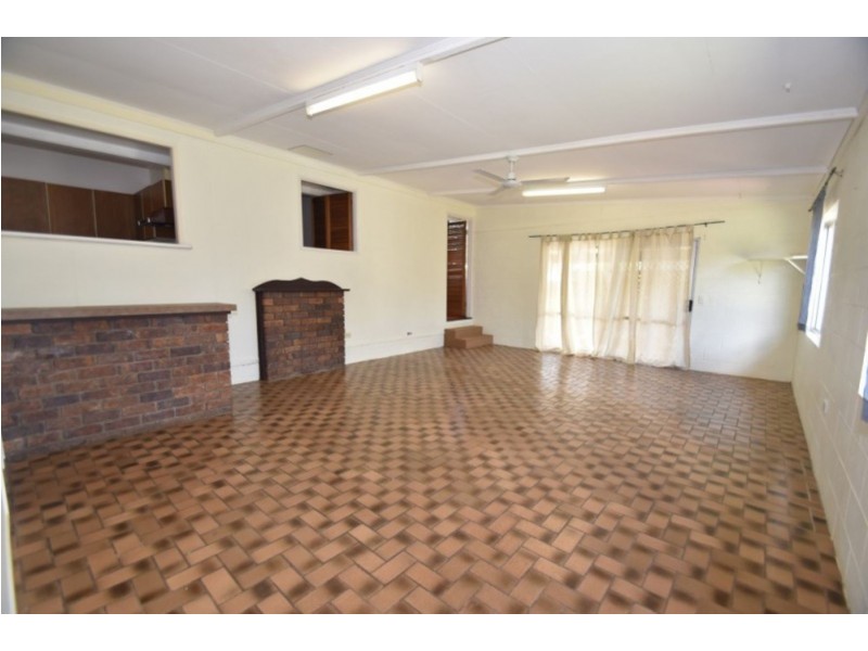 12 Butt Street, Harristown QLD 4350