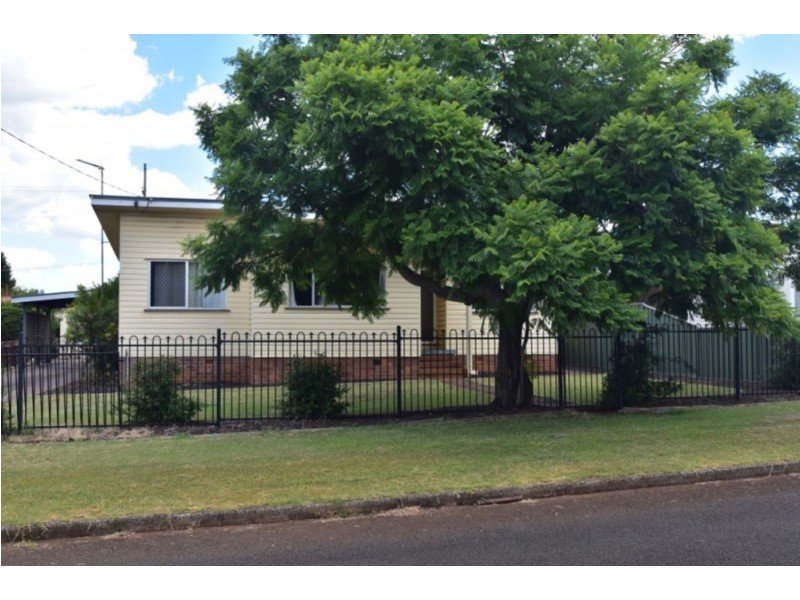 12 Butt Street, Harristown QLD 4350