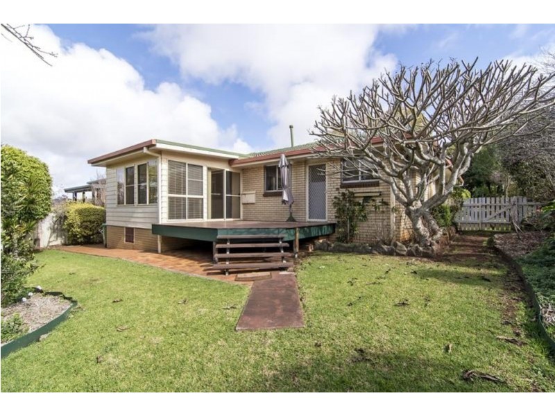 4 Raelyn Street, Centenary Heights QLD 4350