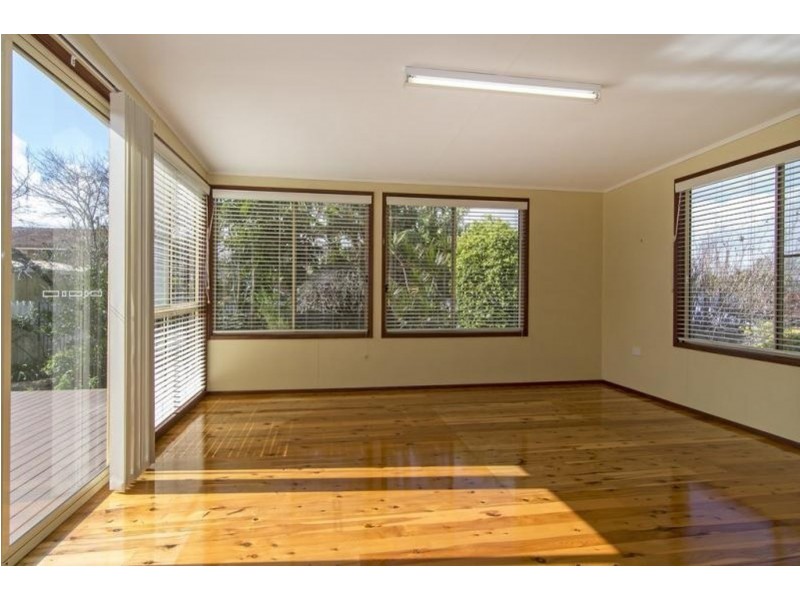 4 Raelyn Street, Centenary Heights QLD 4350