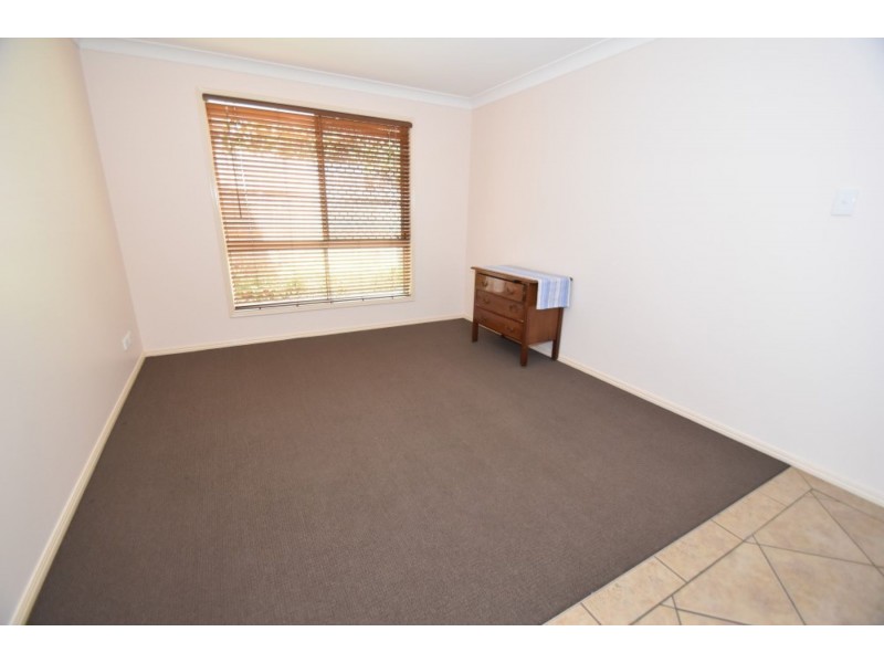 14b Barry Street, Mount Lofty QLD 4350
