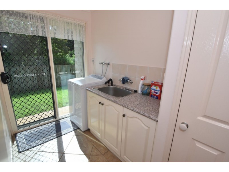 14b Barry Street, Mount Lofty QLD 4350