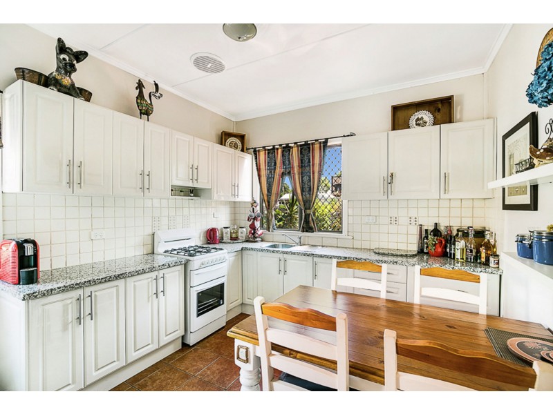 56 Drayton Road, Harristown QLD 4350