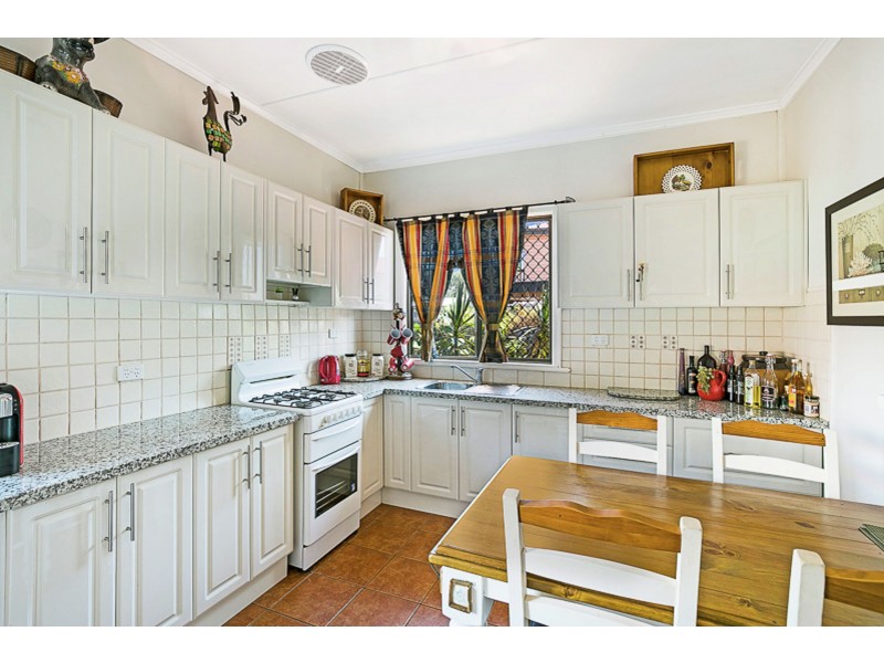 56 Drayton Road, Harristown QLD 4350