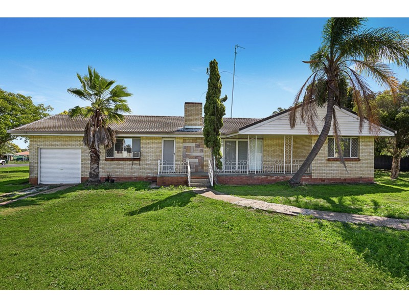 8 West Street, Oakey QLD 4401